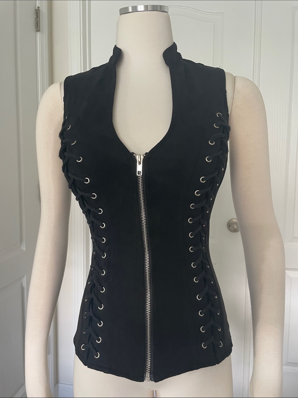 Lydia Black Lace-Up Front Zip Women's Vest Small - Picture 3 of 10